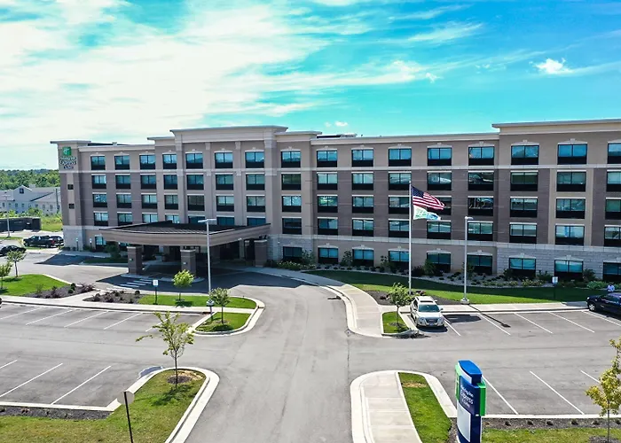 Holiday Inn Express & Suites - North By Ihg