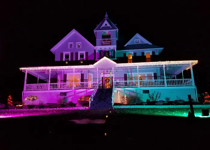 Hudson Manor Bed & Breakfast