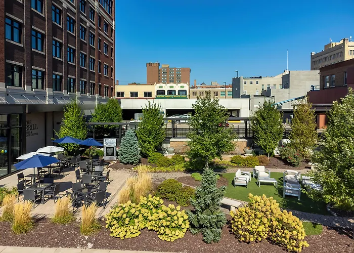 The Merrill Hotel & Conference Center, Muscatine, A Tribute Portfolio Hotel