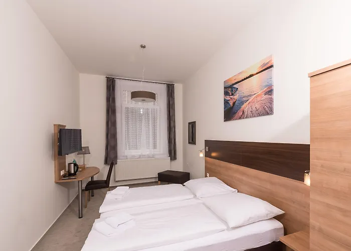 Boutique- Kronenstuben - Unschlagbare Zentrumsnaehe Direkt Am Marstall & Marktplatz - Schloss In 3 Min - Fruehstueck - Langzeitmiete