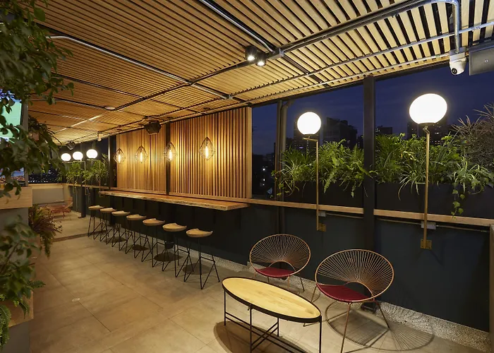 14 Urban Hotel