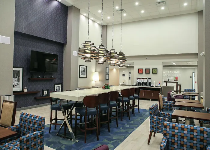 Hampton Inn & Suites /Moorestown