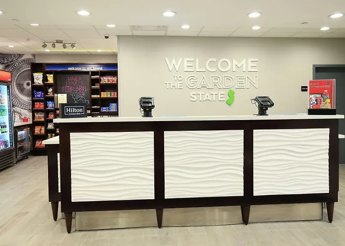 Hampton Inn & Suites /Moorestown