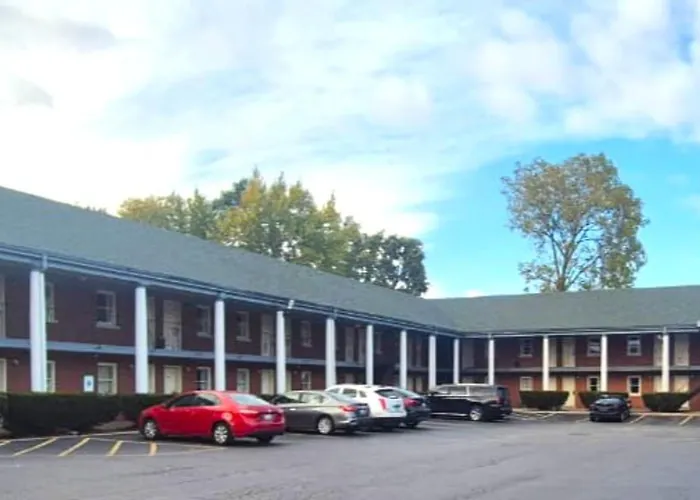 Capital O Elite Inn & Suites I 94