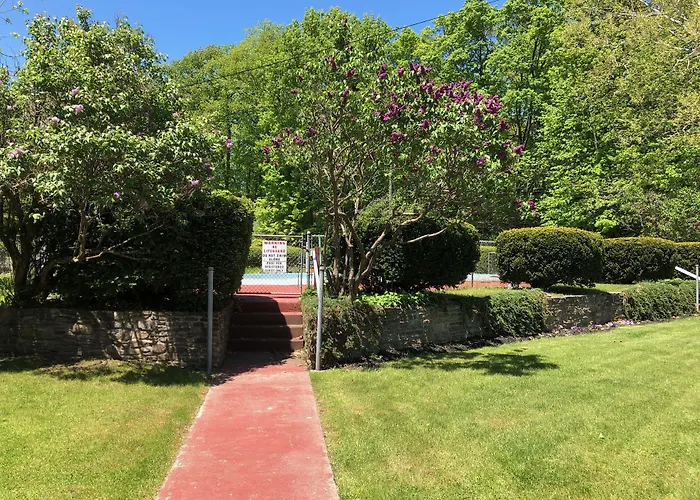 Plum Point Lodge