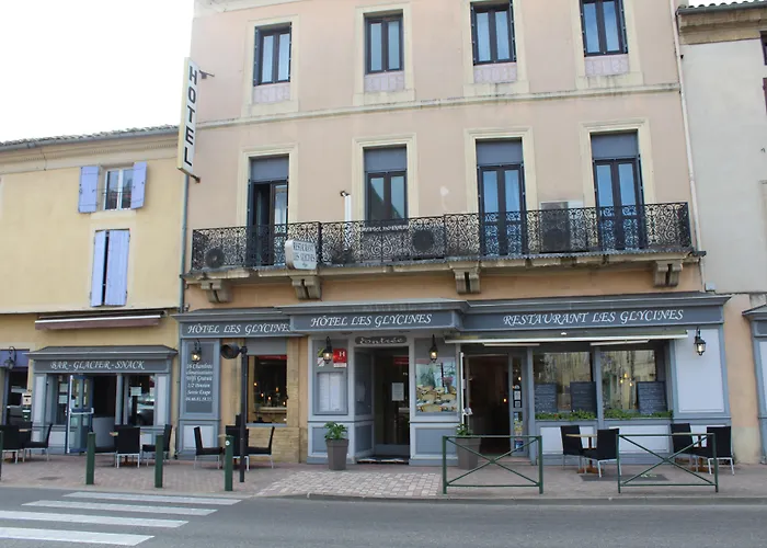 Hotel Les Glycines à Saint-Bonnet-du-Gard