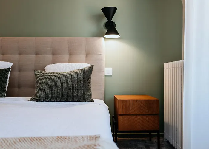 Logis - Hostellerie Saint-Louis&Restaurant Pauze Bollezeele