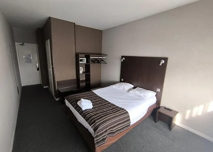 Adonis Lyon Est Hôtel Artys