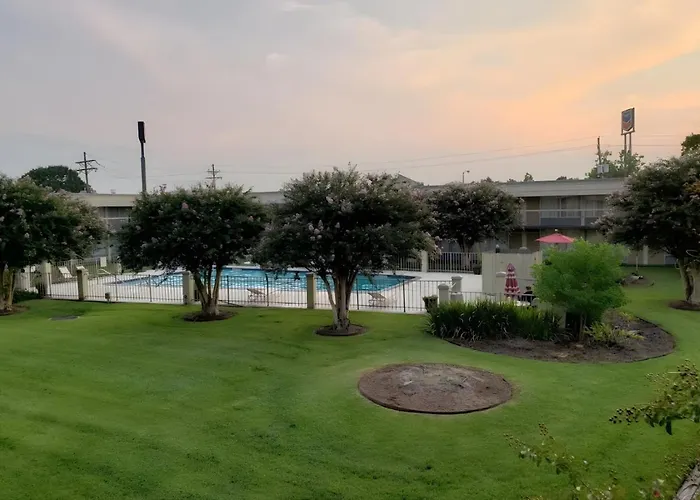 Iberia House & Suites New Iberia