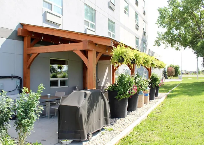 Super 8 By Wyndham East Mb