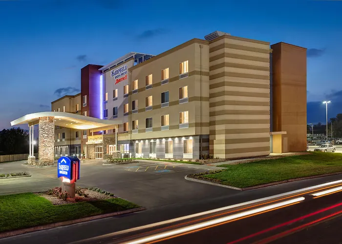 Fairfield Inn & Suites By Marriott Savannah Sw/