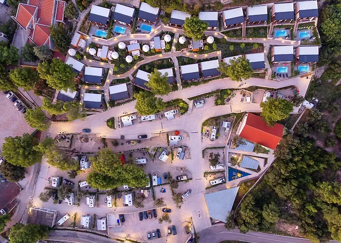 Medora Orbis Mobile Homes & Glamping