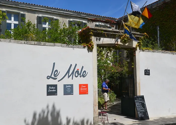 Le Mole (Appartements Et Chambres)
