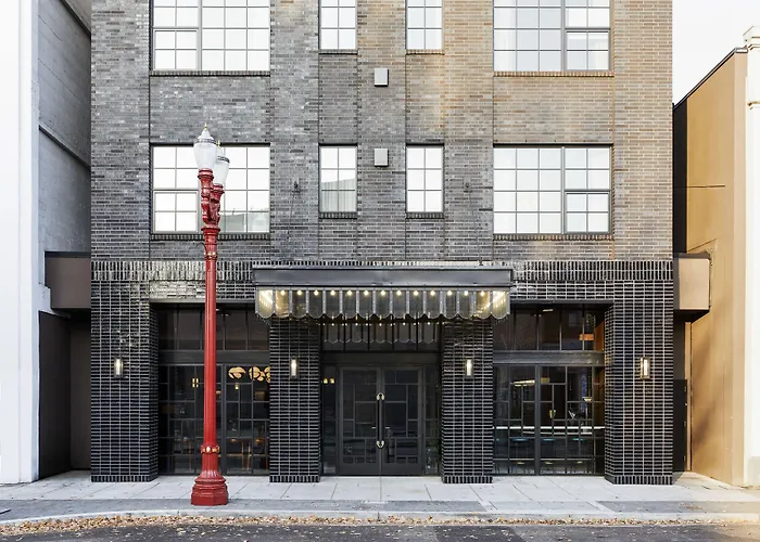 Hoxton, Portland