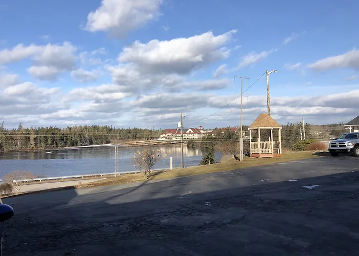 Novastar On The Lake