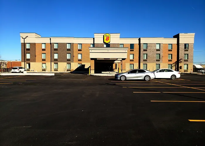 Super 8 By Wyndham St. Louis North