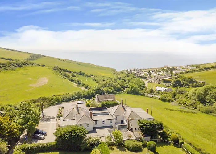 Eype'S Mouth Country Hotel