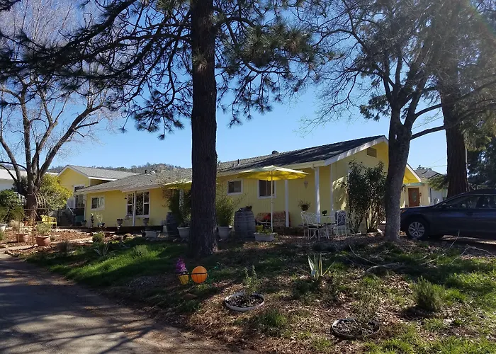 Yosemite Plaisance Bed & Breakfast