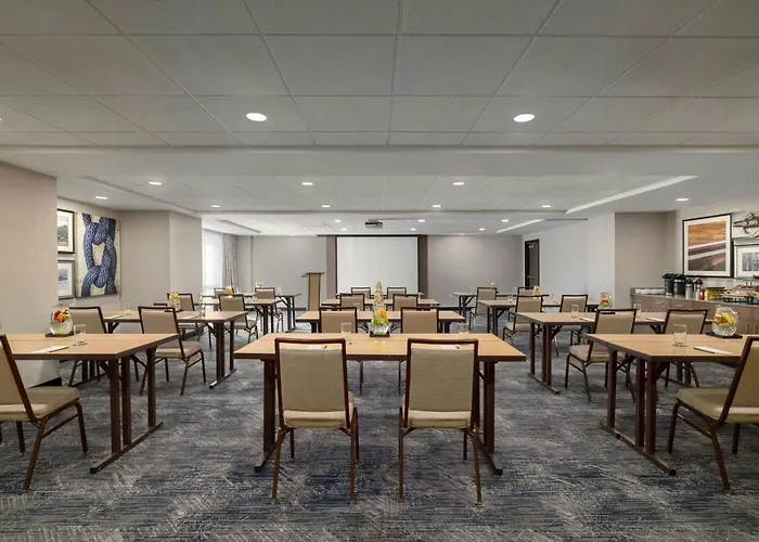 Courtyard By Marriott Portland Downtown/Waterfront