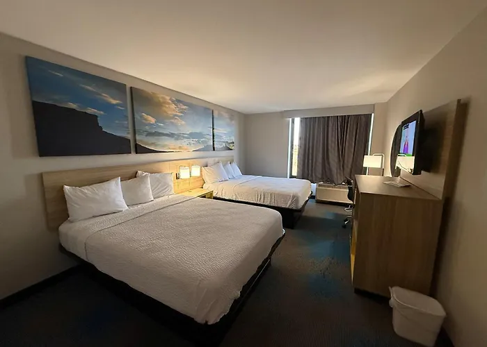 Days Inn By Wyndham East