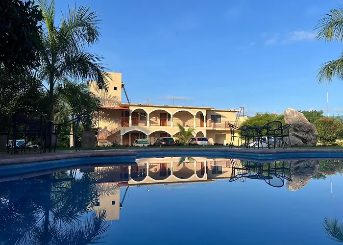 Y Restaurante Villas Del Sol
