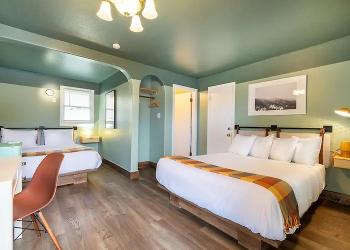 Dew Duck Inn