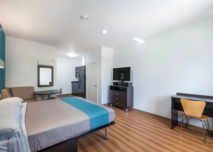 Motel 6-, Tx