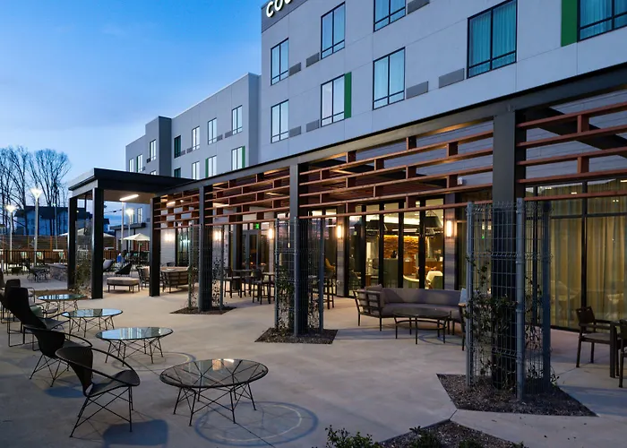 Courtyard Charlotte Steele Creek