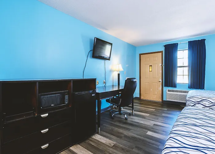 Blue Way Inn & Suites