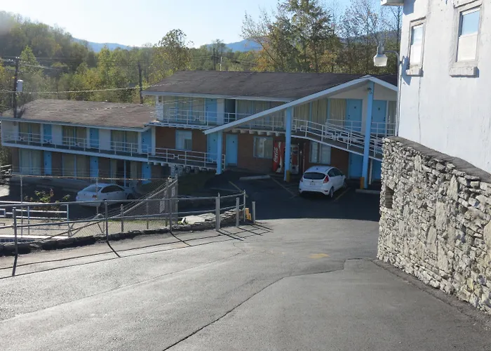 Boone Trail Inn
