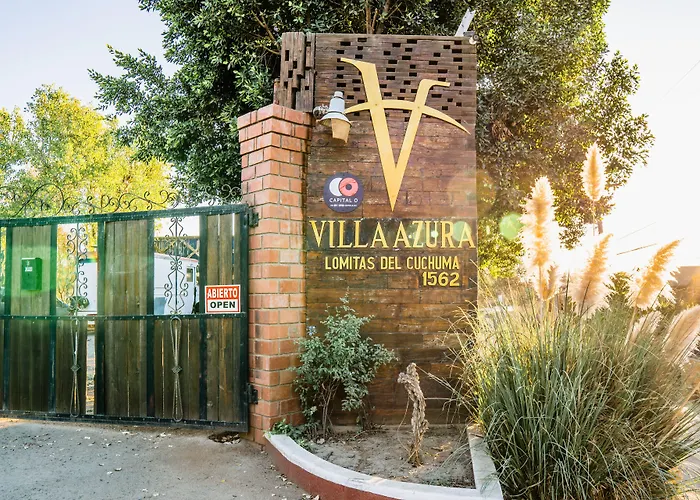 Capital O Hotel Villa Azura
