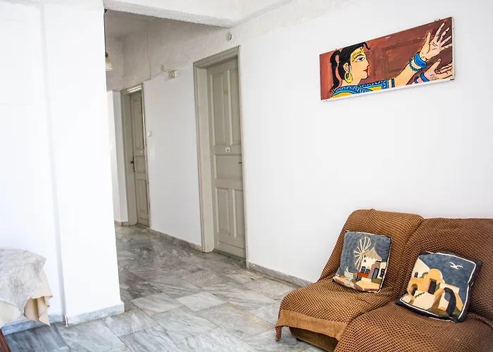 Carlos Pension Akrotiri 