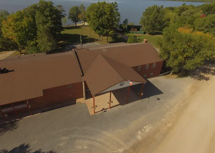 Stoco Lake Lodge
