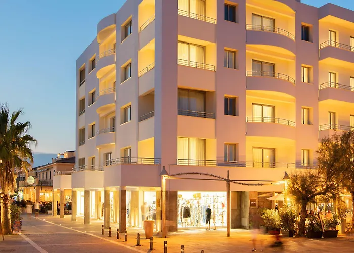 Palace Lido Hotel & Suites