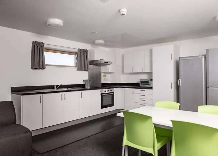 Wenlock Court