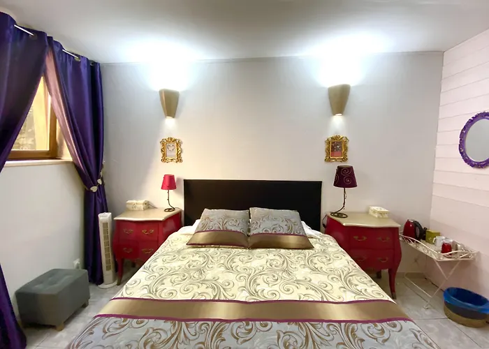 La Clef Des Songes: Charming B&B in Sarlat Centre with Free Parking