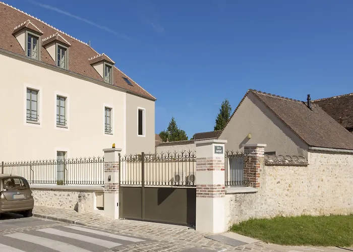 Residence The Originals Demeure des Remparts Provins