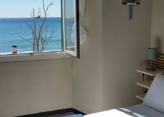 Luna Rooms