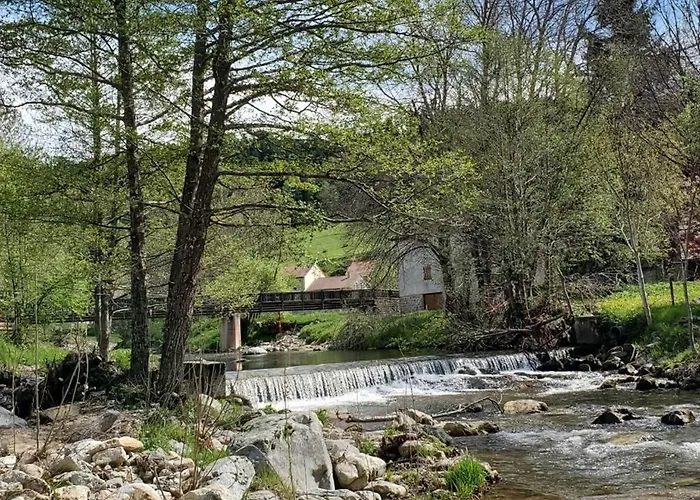 Camping Hôtel Les Airelles Montagne Ardéchoise