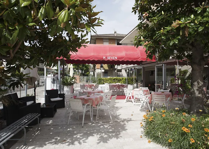 Hotel Seven