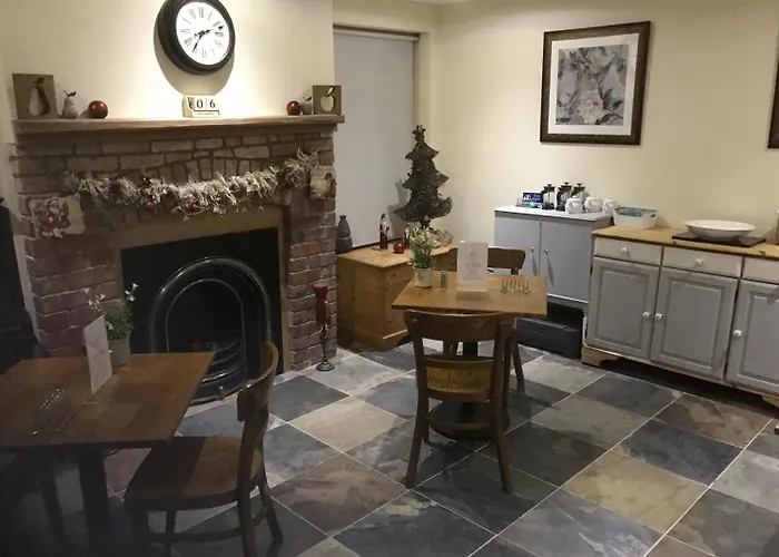 Deri-Down Guest House
