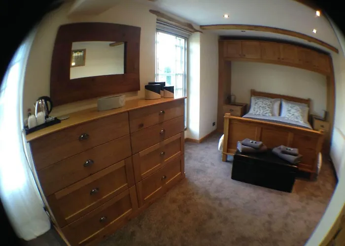 Deri-Down Guest House