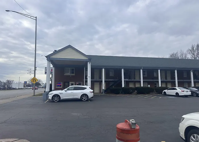 Capital O Elite Inn & Suites I 94