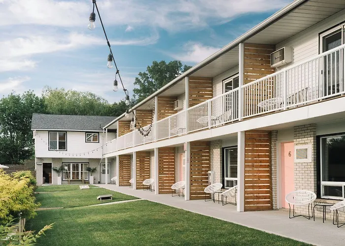 The June Motel, Prince Edward County