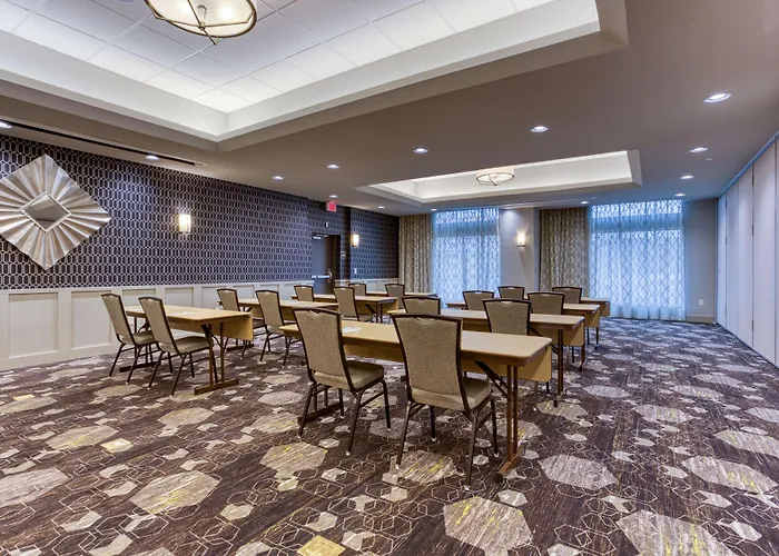 Drury Inn & Suites Cleveland