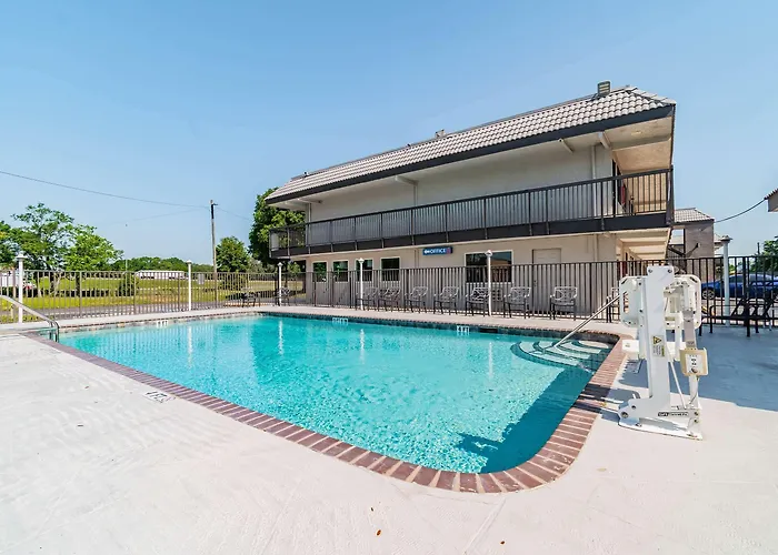 Motel 6 Tampa Near Fairgrounds - Casino