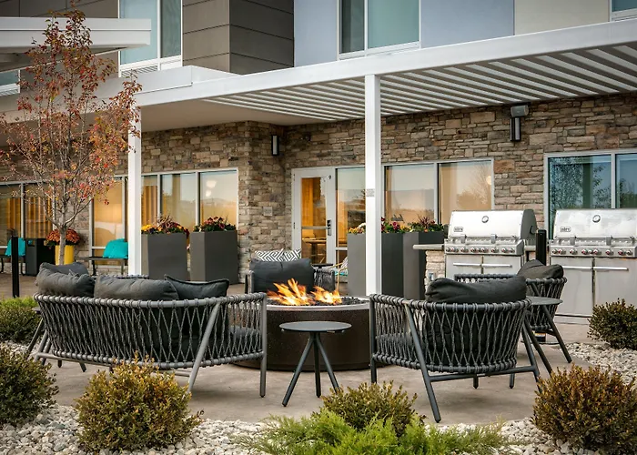 Towneplace Suites By Marriott Oconomowoc