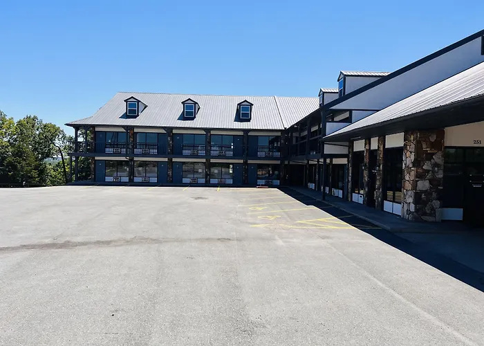 Days Inn By Wyndham Ozarks