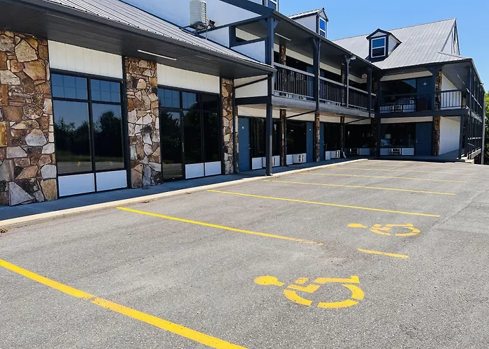 Days Inn By Wyndham Ozarks