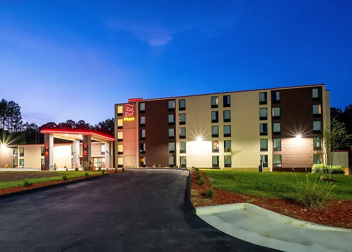 Red Roof Inn Plus+ - University